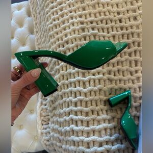 Rouge Helium Glossy Green Mules